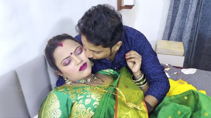 Heiße Desi-Indianerin Rozi Bhabhi voller Nacktsex mit rockigem Pornostar