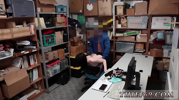 Adolescente branco curto e recompensa hd xxx Suspeito foi pego em transferência vermelha