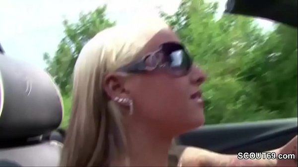 Hamburg teen fucks with a refugee from Africa in the field