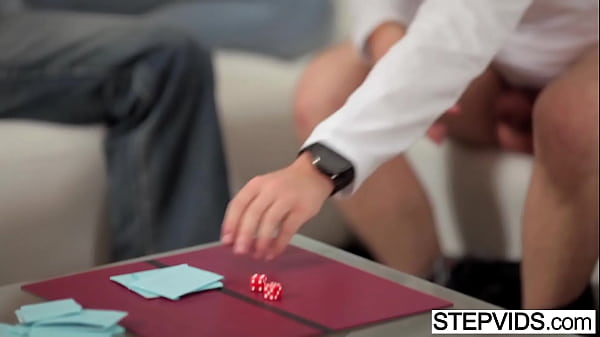 Parenti arrapati che condividono e si prendono cura di loro