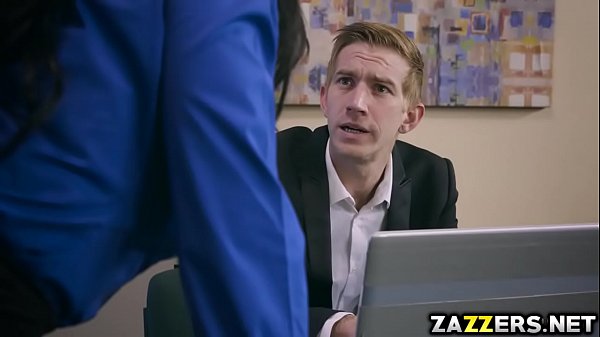 Simone Garza beve l'enorme cazzo di Danny D