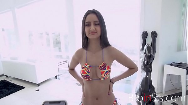 , sei là fuori ad essere una TROIA, SII MIA ANCHE