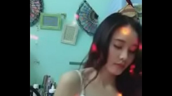 Pretty girl uplive sexy dance 18