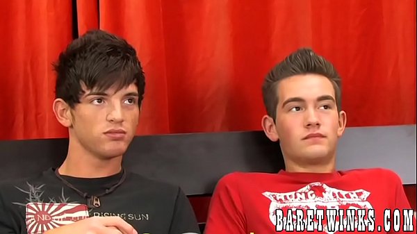 Saftiger Twink-Po mit großem, nacktem Schwanz vollgestopft