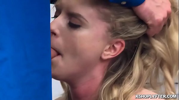 Calda e adorabile teenager si mette in mostra - teenager