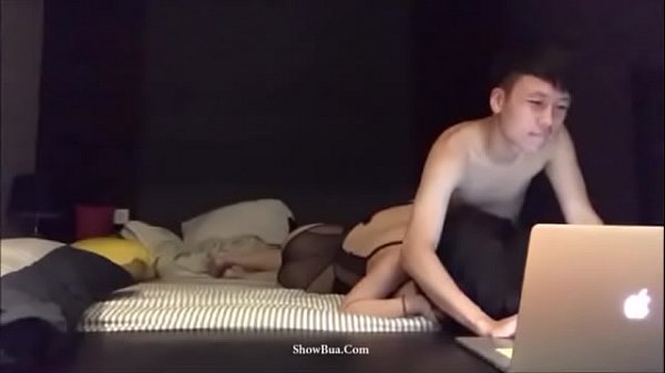 Hotgirl Phố Cổ Lương Minh Phương lên đỉnh bên bạn trai du học