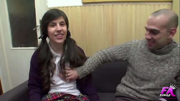 18yo, student fron a religious wealthy parents, she'_s the black sheep of the family.