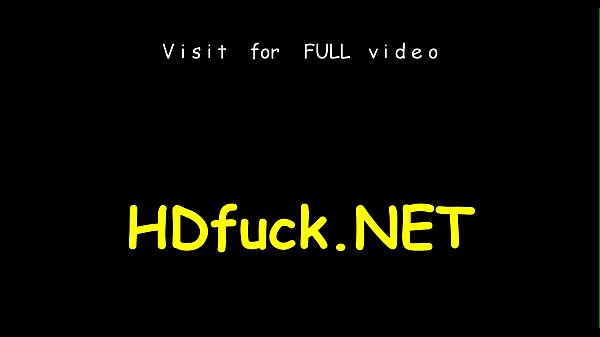 Zorra sedienta de semen lo toma insondable en el agujero de su cara y lo chupa con fuerza