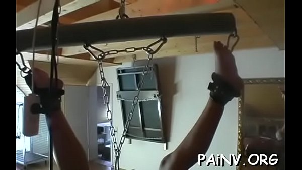 Quizás el castigo del pezón pervertido sea el futuro de la acción sexual salvaje