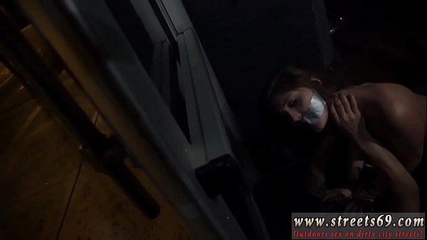 Garrafa ao ar livre, mel de olhos esfumados, JoJo Kiss está falido e sozinho