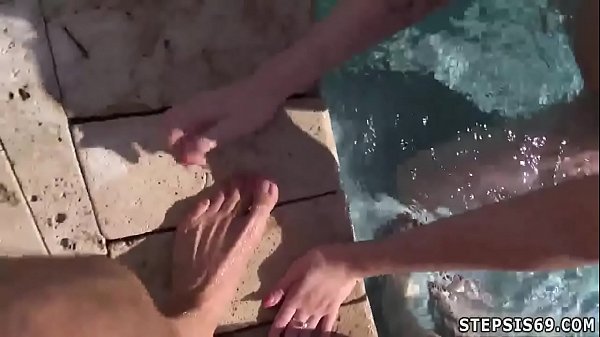 Teen masturbiert zum ersten Mal in der öffentlichen Toilette, Duddys Liebe