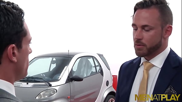 MENATPLAY Hombres en trajes Logan Moore y Rex Cameron follan anal