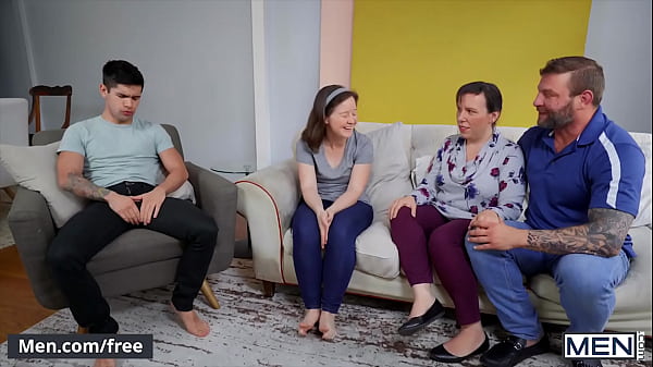 (Colby Jansen) vede quanto è arrapato (Ty Mitchell) decide di dargli il suo grosso cazzo da succhiare - Uomini