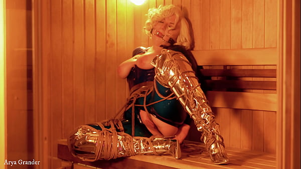 MILF bondage in video porno GRATUITO in lattice