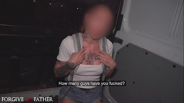 DEVIANTE - Bruna tatuata con tette piccole scopata brutalmente a pecorina