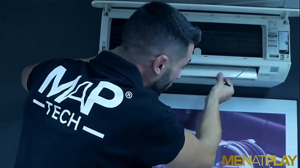 MENATPLAY convient à l'émir gay Boscattoo séduit Hugo Castellano