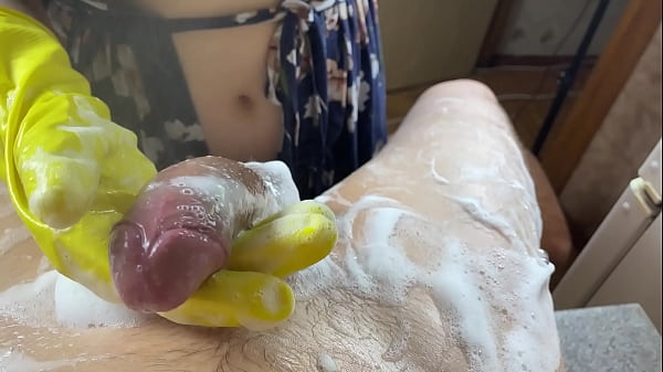 Beautiful Teen enjoys herself cumshot
