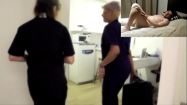 TWO WORKERS COME TO MEET ME AND GIVE ME AN INCREDIBLE PUSHING