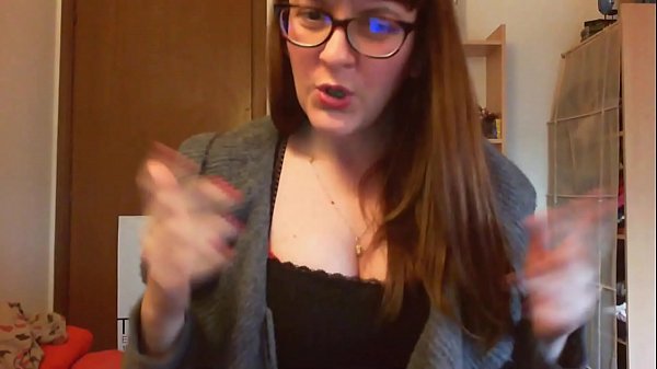 Erste nasse Session: Ich ziehe mich aus und mache mich bereit für ein heißes Squirting. Bist du bereit?