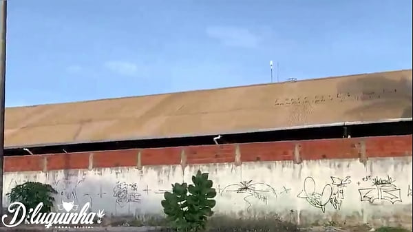 Sono andata nel bosco e abbiamo finito per perderci, c'era sesso all'aria aperta