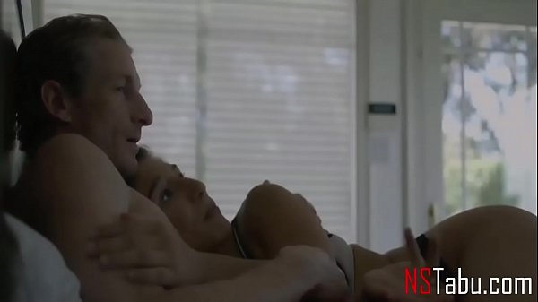 Heiße süße Teenie-Strips – großer Arsch