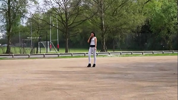 公共骆驼趾炫耀