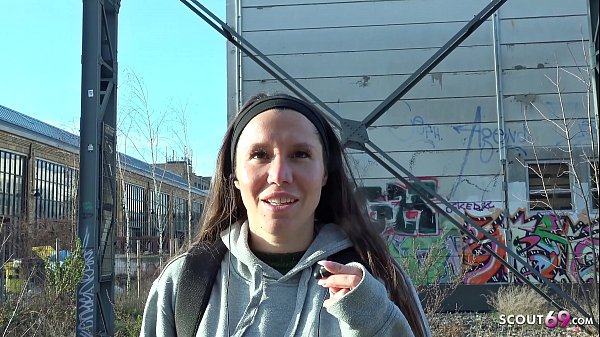 GERMAN SCOUT - PÄDAGOGIE AUS BERLIN DREHT ERSTEN PORNO BEI REAL STREET CASTING