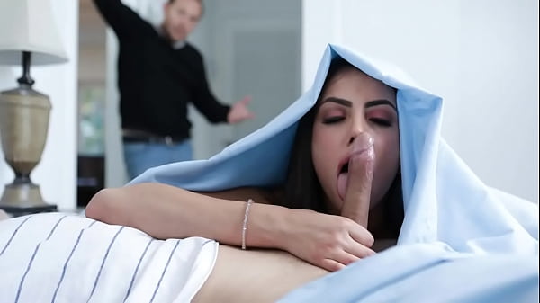 S'il te plaît, baise-moi Stepbro | demander à Horny Stepsis Rachel Rivers