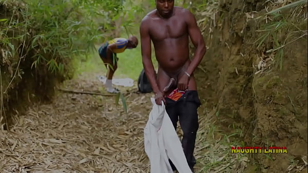 Die Hochschuldozentin traf auf ihrer Missionsreise den richtigen Punkt und sie genoss es wie eine verrückte Hure –