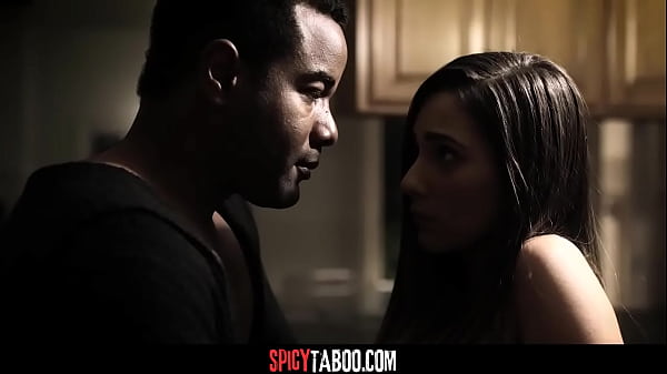 Poses sexys y exóticas para adolescentes