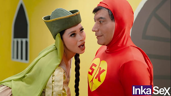 La splendida ragazza teenager si diverte in un ambiente esotico