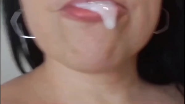 Sexy amateur Teen performs