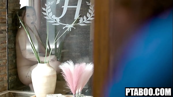 Calda e bellissima teenager prende in giro - teenager