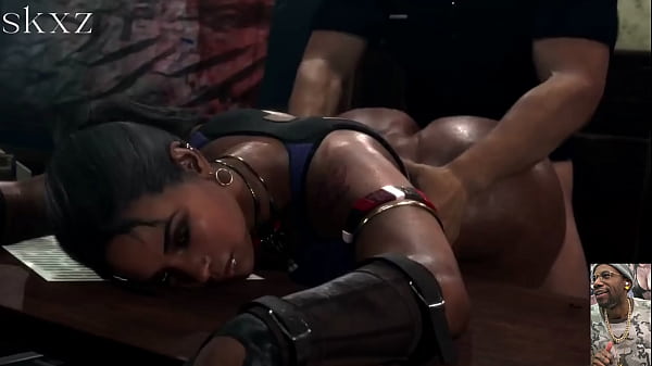 Grasso culo d'ebano Sheva Alomar viene scopata da dietro, la stretta figa calva Eve ottiene una scopata anale hardcore