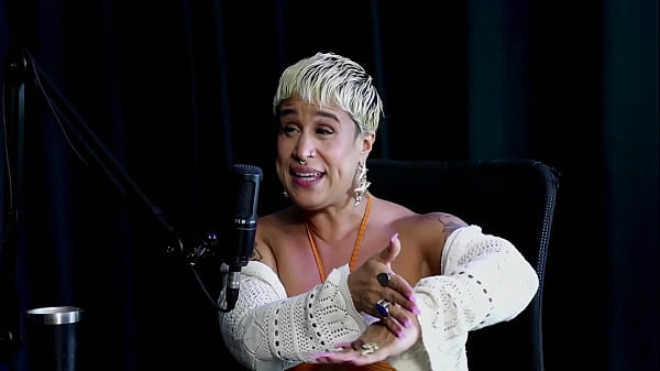 Beautiful Teen poses latina