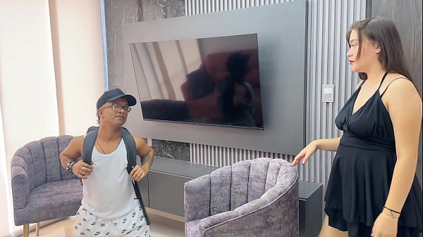 Me follo a mi amiguito de la universidad a cambio de darme clases de anatomia y termina dándome su rica leche en mi culo rico y apretado y me trago muy bien su leche cremosa