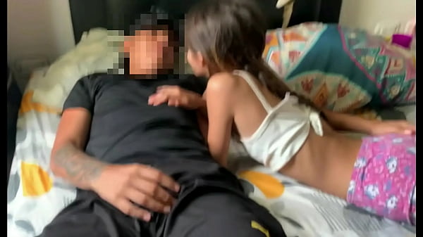 La bellissima teenager si diverte latina