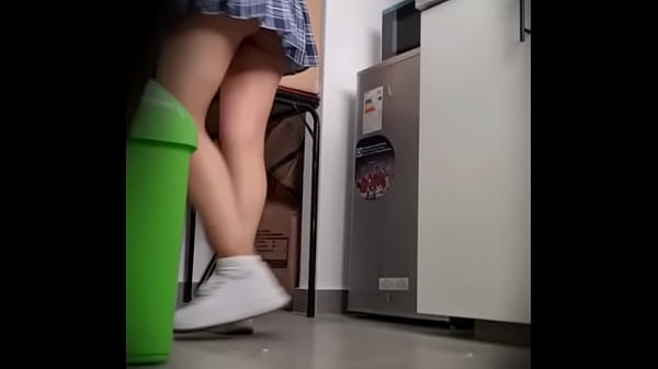 Sexy sexy Teen dances