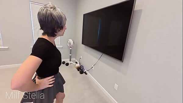 Sadie GILFington viene ammanettata dall'aiuto - GILF ADVENTURES E16 - MILF STELLA