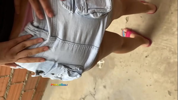 VECINA ARGENTINA LE DA EL CULO CON SU ENTRADA POR DESPERACIÓN, ELLA LE DA EL CULO Y LE PIDE QUE TERMINE DENTRO DE ELLA