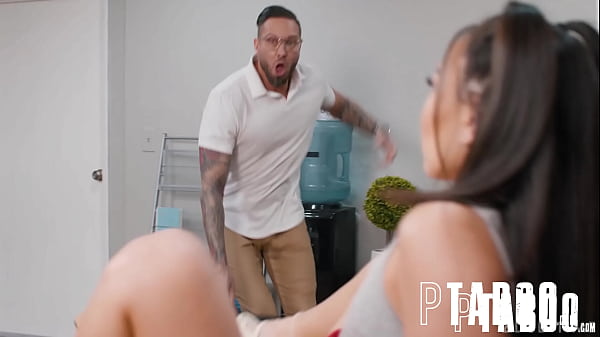 Sub-Lehrer Quinton hämmert Kimmys Arsch nach dem Fap-Bust!