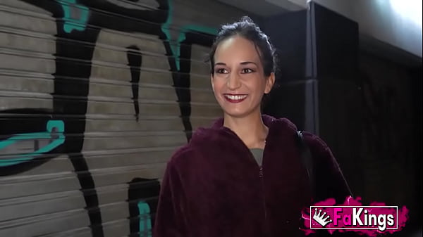 Rebeka hiện đã ngoài 30 và cô ấy muốn những tân binh trẻ được thả rông!