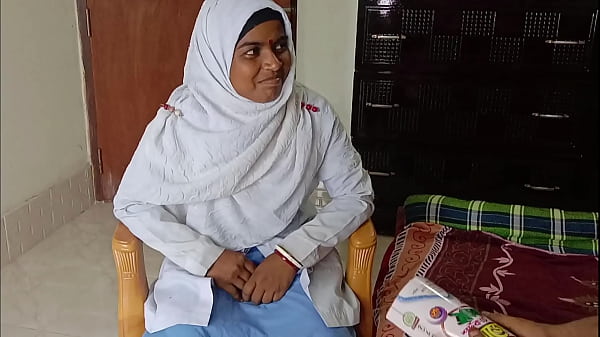 Bangladeshi Student18 mit ihrem Lehrer