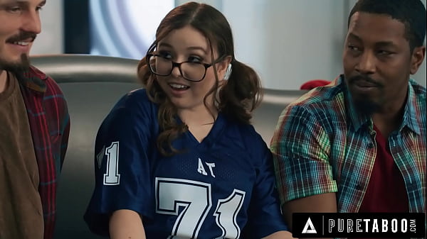 PURE TABOO Die schelmische Teenagerin Leana Lovings verführt die besten Freunde ihres Stiefvaters