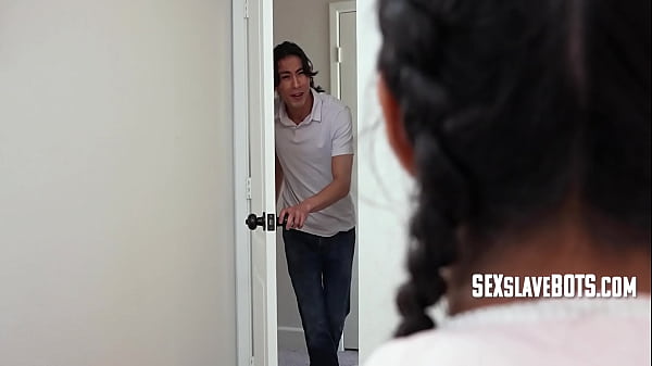 Stepbro Mods Stepsister'_s Play Bot e inizia a mangiare la figa del suo proprietario | SexSlaveBots