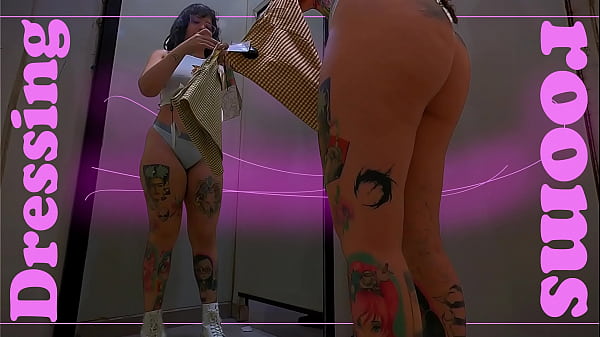 Sexy junges Mädchen tritt auf