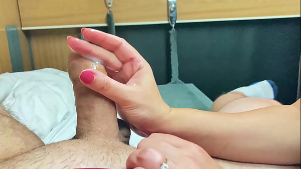 Erstaunlich verspielter Teenager tritt auf