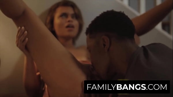 FamilyBangs.com ⭐ Ragazza peccatrice che mostra la sua gratitudine al figlio di sua madre, Destiny Cruz, Isiah Maxwell