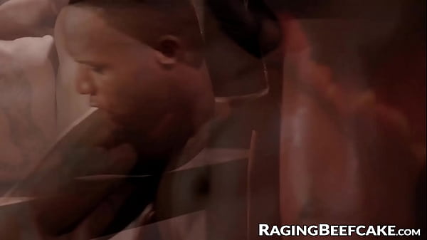 El trozo salvaje Andre Donovan golpeó y taladró al pastelito Jake