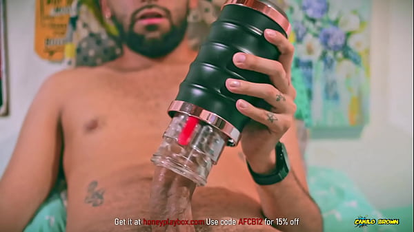 KOSTENLOSES VOLLSTÄNDIGES VIDEO Beim Testen des automatischen Masturbators HoneyPlayBox WARRIOR kam ich bei einem langen, intensiven Orgasmus und nach dem Abspritzen hart zum Abspritzen